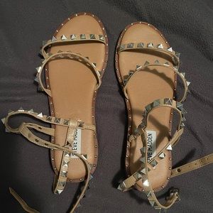 Steve Madden travel sandal in tan